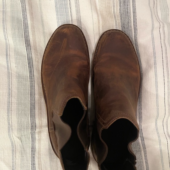 Men’s Clarks boots size 11 - Picture 2 of 2